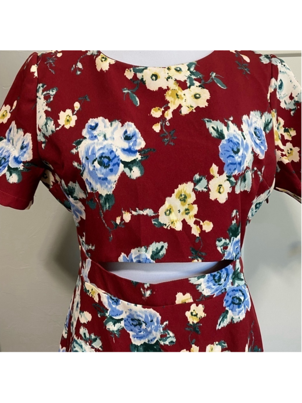 Umgee burgundy floral open midriff and back dress size large - Picture 5 of 11